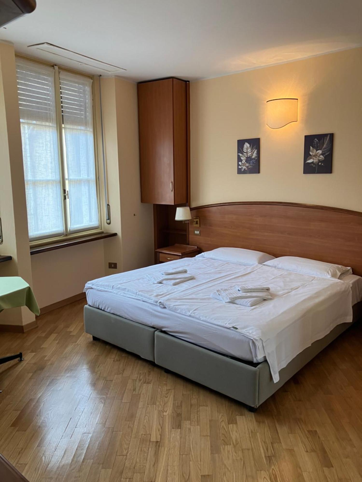 Hotel Saini With Air Conditioning Стреза Экстерьер фото