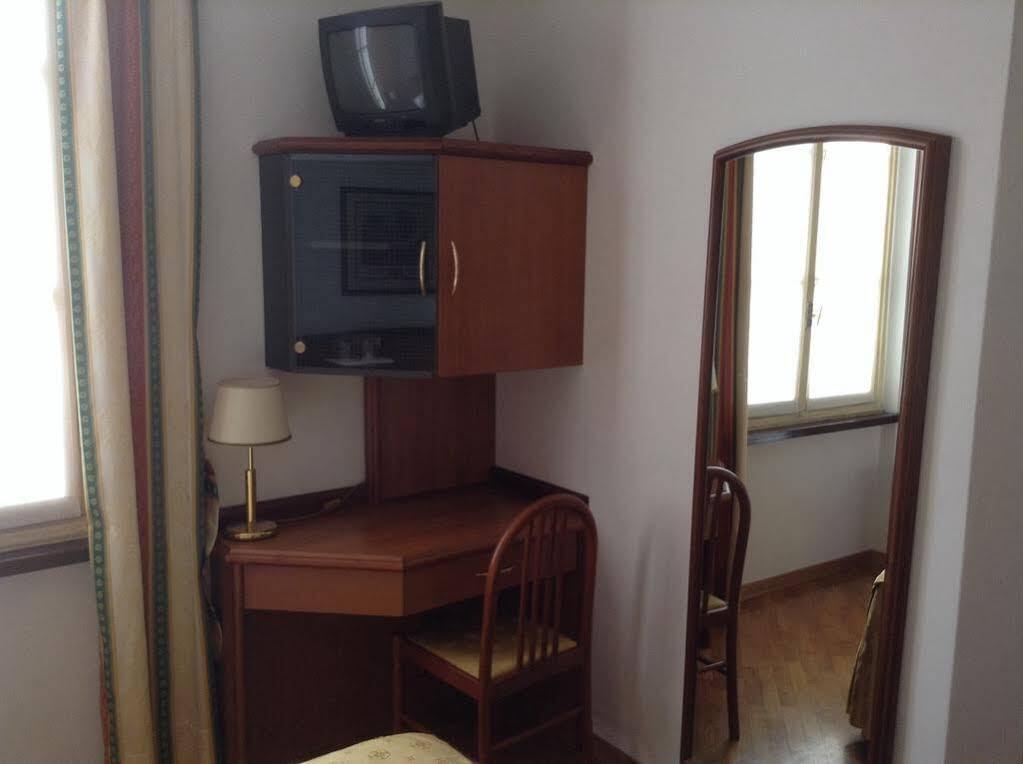 Hotel Saini With Air Conditioning Стреза Экстерьер фото